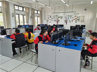 成都市文翁實(shí)驗(yàn)小學(xué) 當(dāng)技術(shù)成為畫筆，思想在平面設(shè)計(jì)中綻放